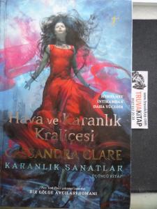 Hava ve Karanlık Kraliçesi