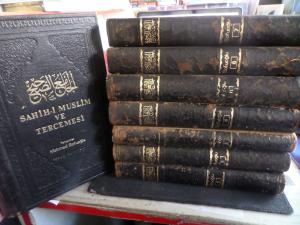 Sahih-i Muslim ve Tercemesi / 8 Cilt Takım
