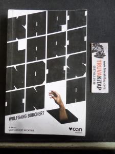 Kapıların Dışında