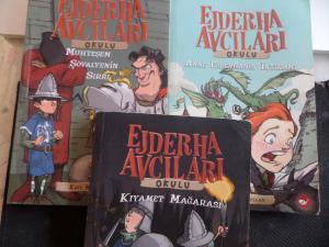 Ejderha Avcıları Okulu / 3 Kitap