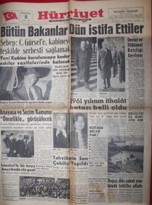 Hürriyet Gazetesi 5 Ocak 1961 - Bütün Bakanlar Dün İstifa Ettiler