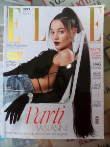 Elle Dergisi 2022 / 12 - Pınar Deniz Tutkuyla Işıldıyor