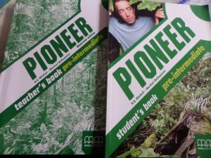 Pioneer Pre-Intermediate Teacher's Book + Student's Book