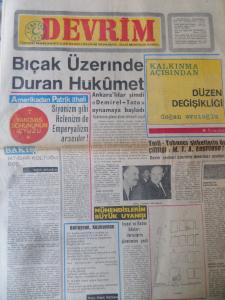 Devrim Gazetesi 10 Mart 1970 - Bıçak Üzerinde Hükümet