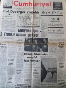 Cumhuriyet Gazetesi 25 Nisan 1971 - Anayasa İçin 2 Fransız Uzman Geliyor