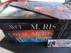 Av Serisi / 3 Kitap 1 Defter