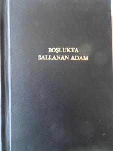 Boşlukta Sallanan Adam