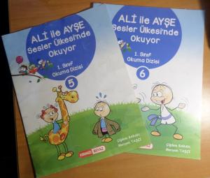 Ali İle Ayşe Sesler Ülkesi'nde Okuyor / 5 - 6 (2 Kitap)