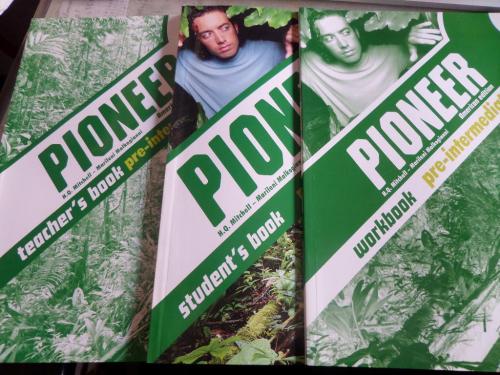 Pioneer Pre-Intermediate Teacher's Book + Student's Book + Workbook H.