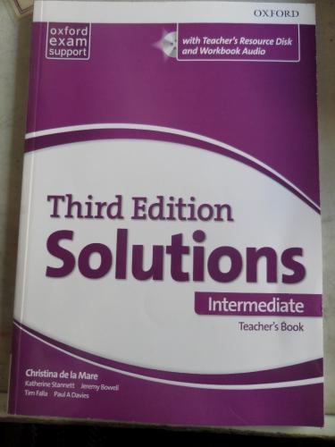 Solutions Intermediate Teacher's Book 2 CD'li Tim Falla