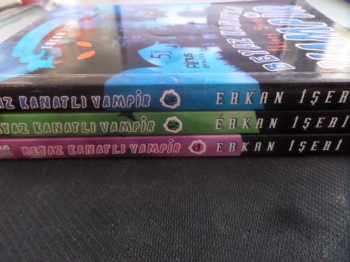 Beyaz Kanatlı Vampir / 3 Kitap
