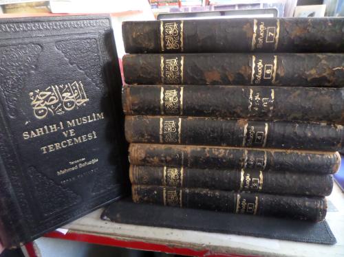 Sahih-i Muslim ve Tercemesi / 8 Cilt Takım