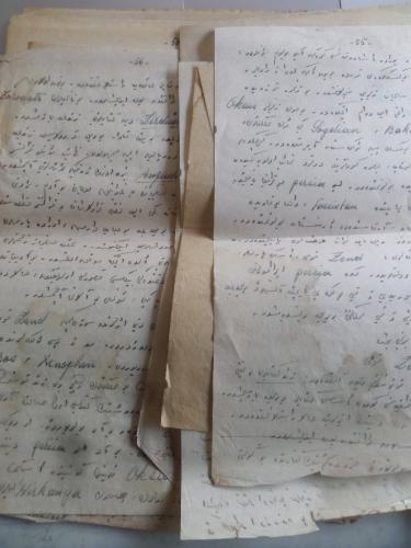 Osmanlıca Elyazılı Sahifeler ve Felsefeyle İlgili Daktilo Yazıları