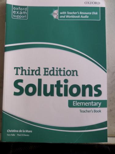 Solutions Elementary Teacher's Book 2 CD'li Tim Falla