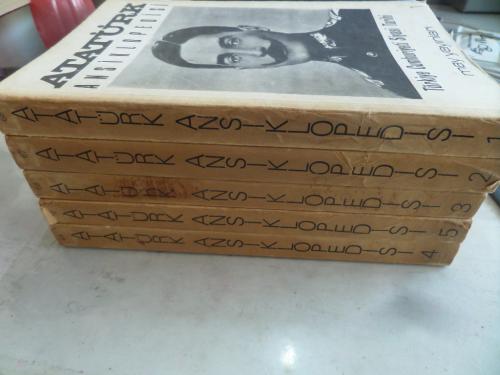 Atatürk Ansiklopedisi Türkiye Cumhuriyeti Siyasi Tarihi / 5 Cilt Takım Atatürk Ansiklopedisi Türkiye Cumhuriyeti Siyasi Tarihi / 5 Cilt Takım
