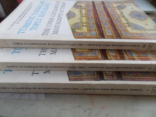 Türkiye Yazmaları Toplu Kataloğu / 3 Cilt