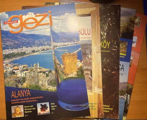 Cumhuriyet Dört Mevsim Gezi 2005 / 06-09-10-15-16 (5 Dergi)