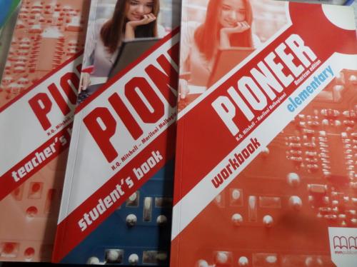 Pioneer Elementary Teacher's Book + Student's Book + Workbook H. Q. Mi