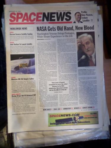 Space News International / 2001 November 19