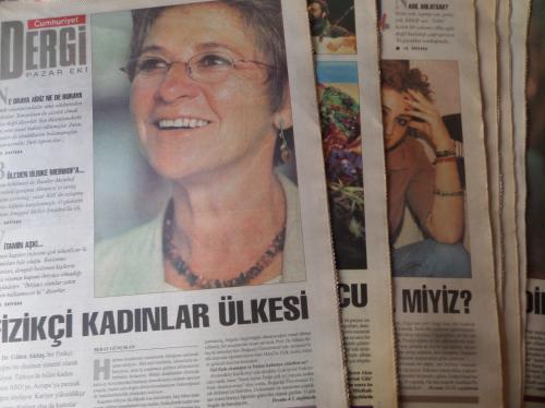 Cumhuriyet Dergi Pazar Eki 2001 / 797-798-800-801-803-804-805-806-807-