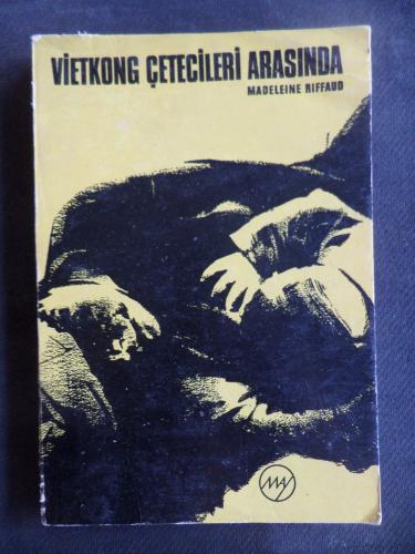 Vietkong Çetecileri Arasında