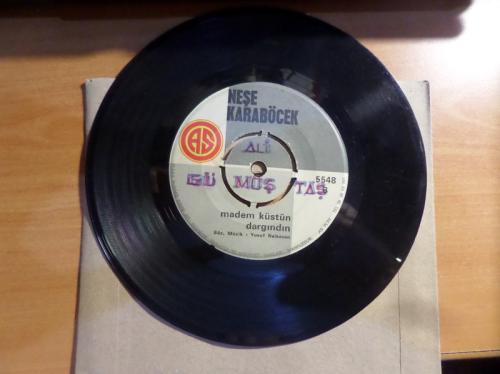 Neşe Karaböcek / 45'lik