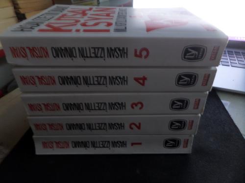 Kutsal İsyan / 5 Cilt Takım Hasan İzzettin Dinamo